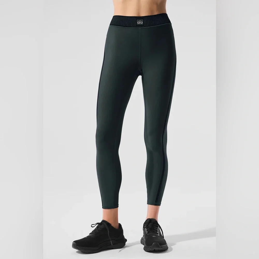 ALO Yoga Black Seamless Sports Bra & High-Waist Leggings Set - size SM